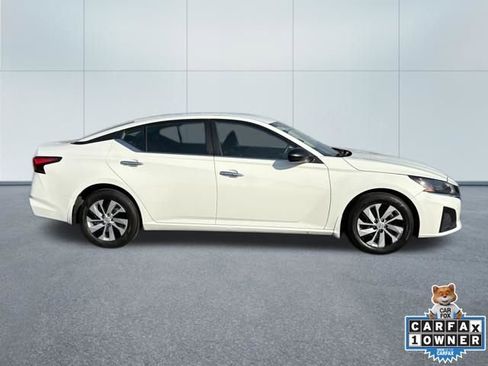 Used 2024 Nissan Altima 2.5 S image 2