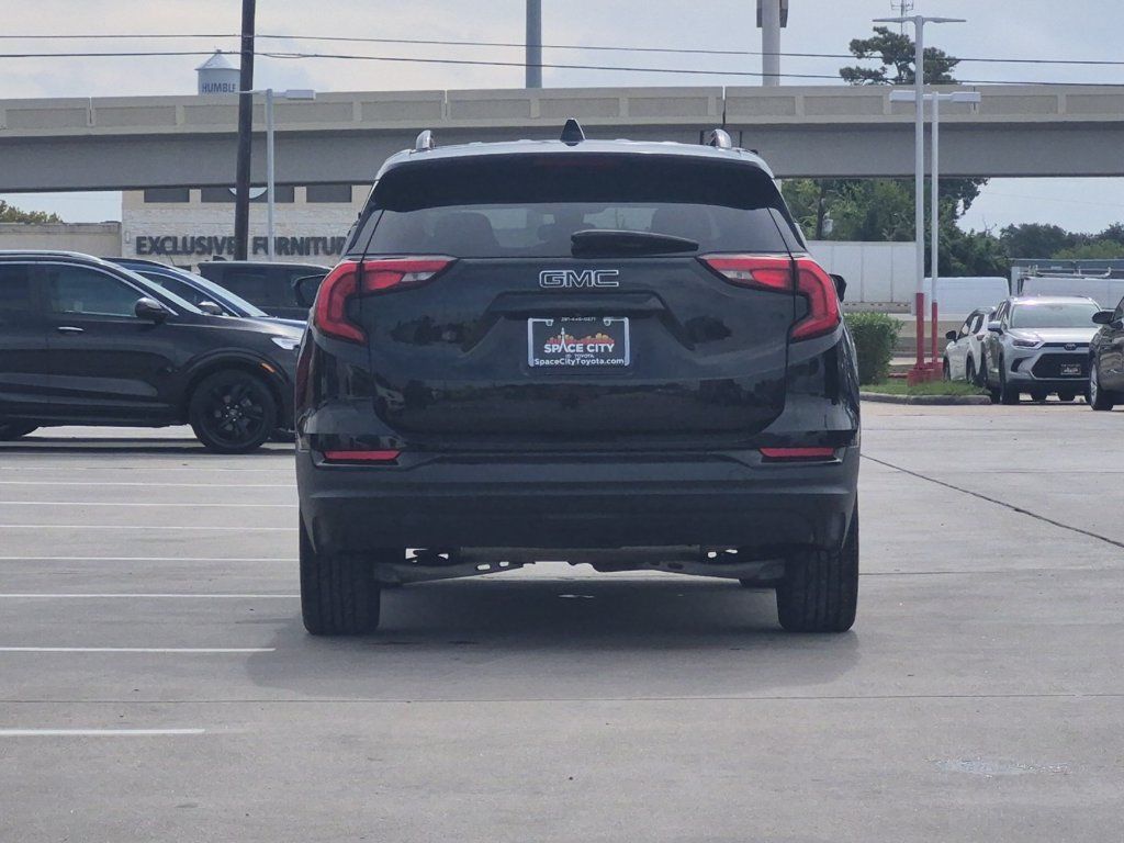 Used 2020 GMC Terrain SLE w/ Elevation Edition FWD image 5