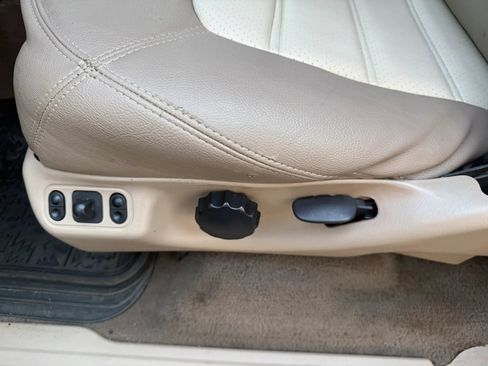 Used 2001 Ford F150 Lariat RWD image 24