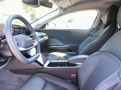 Used 2025 Lucid Air Touring AWD/4WD image 18