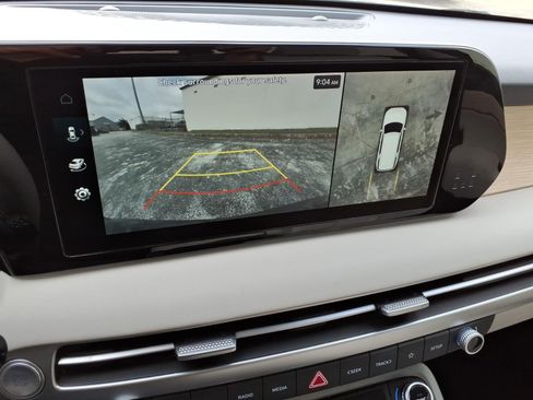 Used 2024 Hyundai Palisade Limited FWD image 21