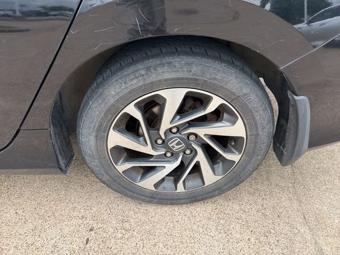 Used 2016 Honda Civic EX image 9