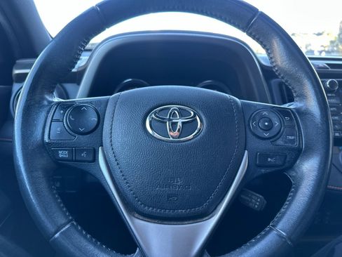 Used 2016 Toyota RAV4 SE image 22