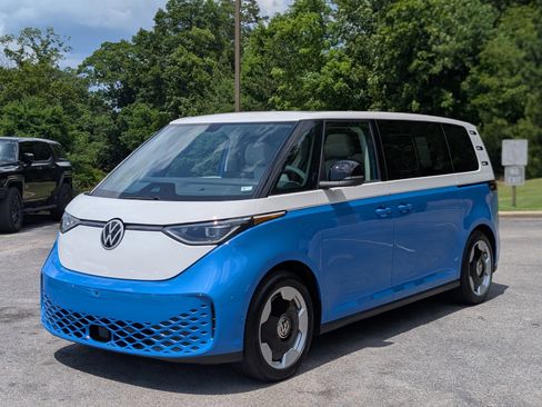 Used 2025 Volkswagen ID. Buzz Pro S Plus RWD image 5