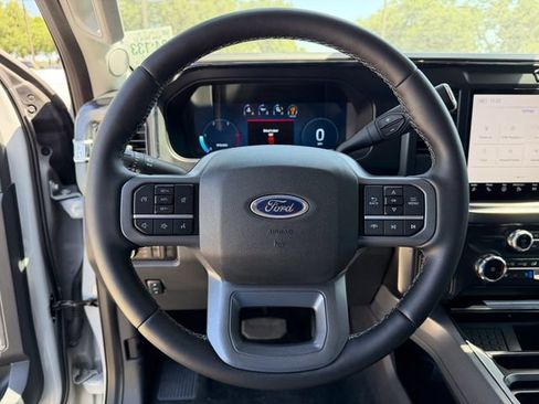 Used 2025 Ford F250 Lariat AWD/4WD image 10