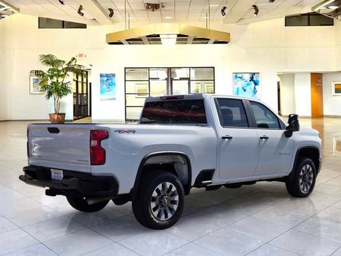 Used 2022 Chevrolet Silverado 2500 Custom w/ Custom Convenience Package AWD/4WD image 5