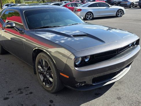 Used 2022 Dodge Challenger SXT w/ Driver Convenience Group image 3