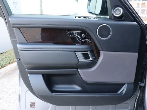 Used 2020 Land Rover Range Rover Long Wheelbase HSE image 48