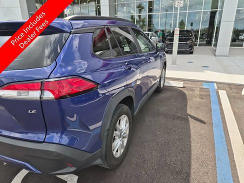 Used 2025 Toyota Corolla Cross LE FWD image 4