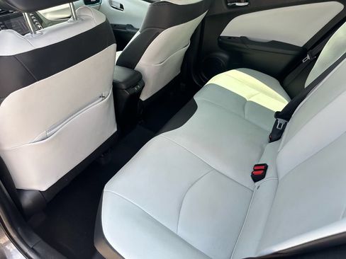 Used 2022 Toyota Prius XLE FWD image 35