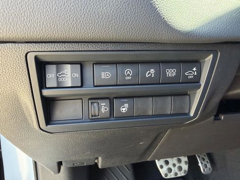 Used 2025 Toyota Tundra Limited w/ TRD Off-Road Package AWD/4WD image 37