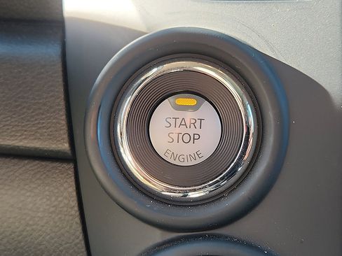 Certified 2024 Nissan Titan SV w/ SV Convenience Package image 21