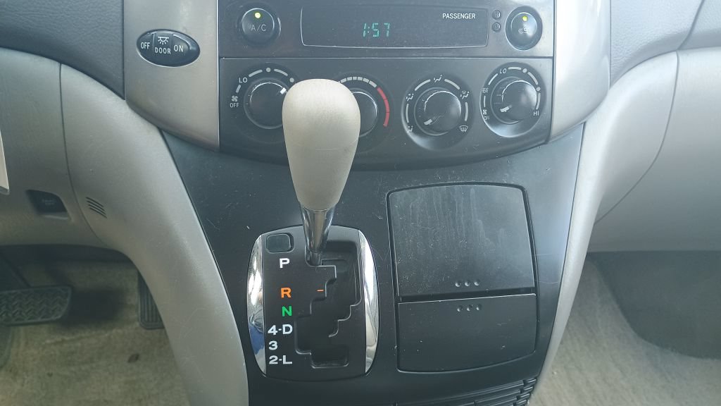 Used 2009 Toyota Sienna CE FWD image 13