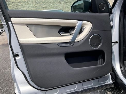 New 2026 Land Rover Discovery Sport Landmark image 12