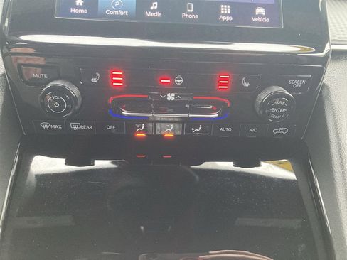 Used 2023 Jeep Grand Cherokee L Laredo image 27