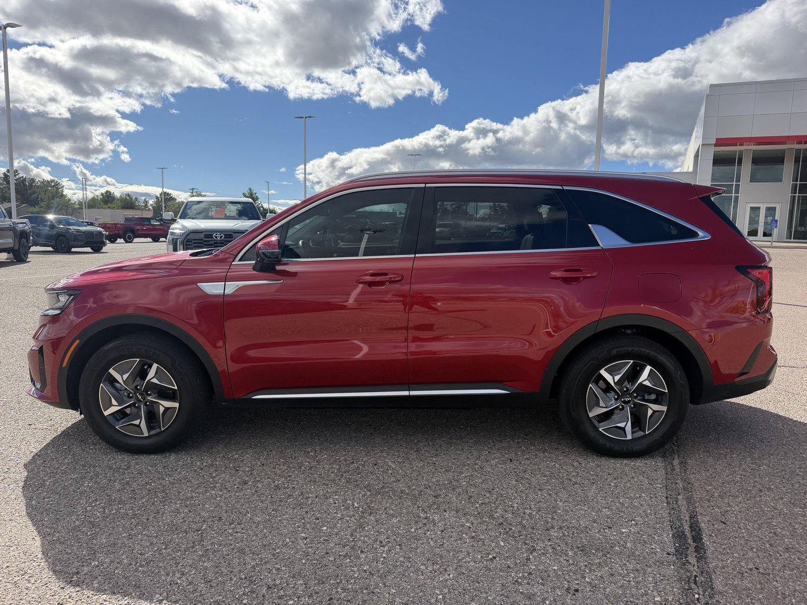 Used 2022 Kia Sorento EX FWD image 2