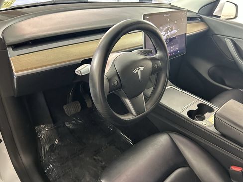 Used 2022 Tesla Model Y Long Range AWD/4WD image 11