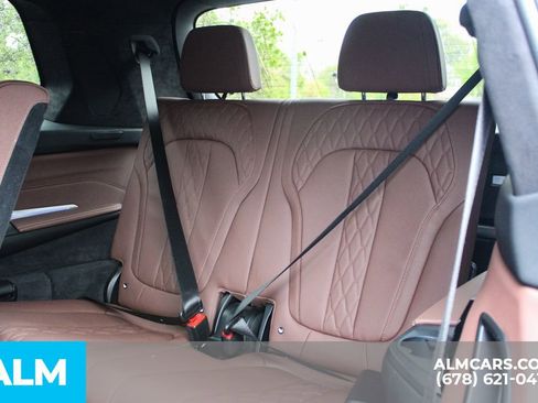 Used 2023 BMW X7 M60i w/ Premium Package image 19