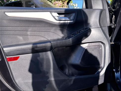 Used 2021 Ford Escape SE w/ Convenience Package FWD image 26