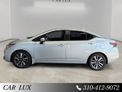 Used 2022 Nissan Versa SV FWD image 2