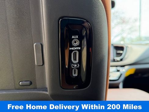 New 2026 Chrysler Pacifica Pinnacle image 28