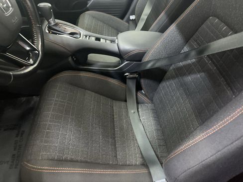 Used 2025 Honda HR-V Sport image 11