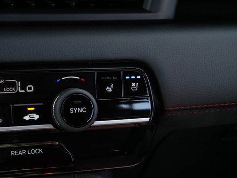 Certified 2026 Honda Pilot Black Edition image 30