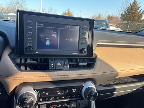 Used 2021 Toyota RAV4 XLE Premium image 17