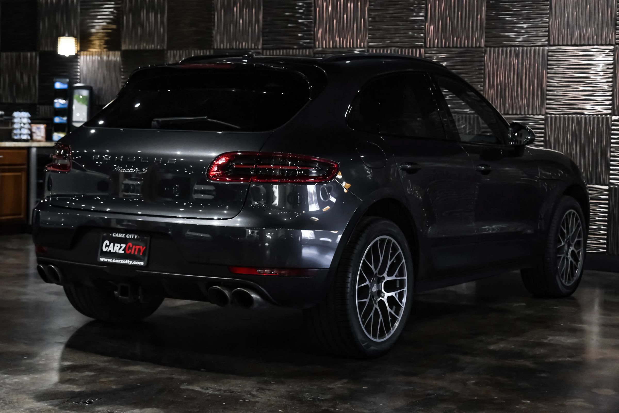 Used 2017 Porsche Macan S AWD/4WD image 10