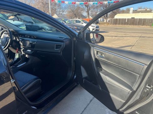 Used 2016 Toyota Corolla S image 17