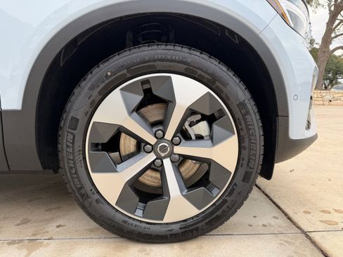 New 2026 Volvo XC40 B5 Plus w/ Protection Package Premier image 7