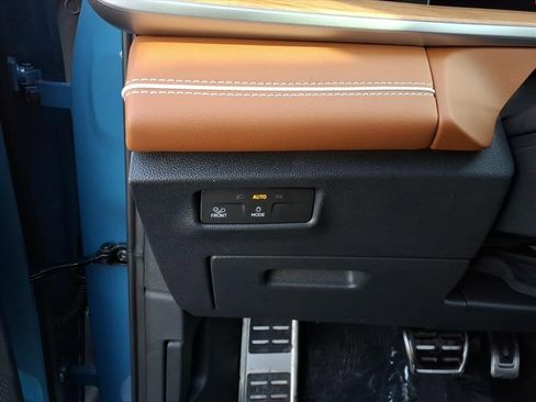 New 2026 Volkswagen Tiguan SEL R-Line image 18