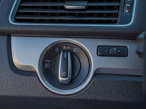 Used 2015 Volkswagen Passat 1.8T S image 31