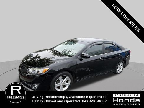 Used 2013 Toyota Camry SE FWD image 1