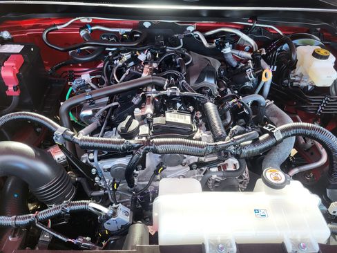 Certified 2024 Toyota Tacoma SR AWD/4WD image 25