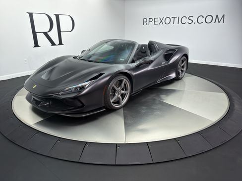 Used 2021 Ferrari F8 Tributo RWD image 1
