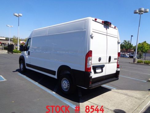 Used 2024 RAM ProMaster 2500 w/ Convenience Group FWD image 3