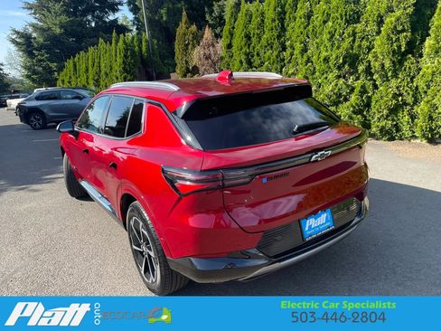 Used 2024 Chevrolet Equinox EV LT w/ LPO, Blackout Package FWD image 9