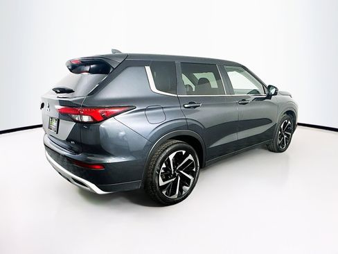 Used 2024 Mitsubishi Outlander SE image 9