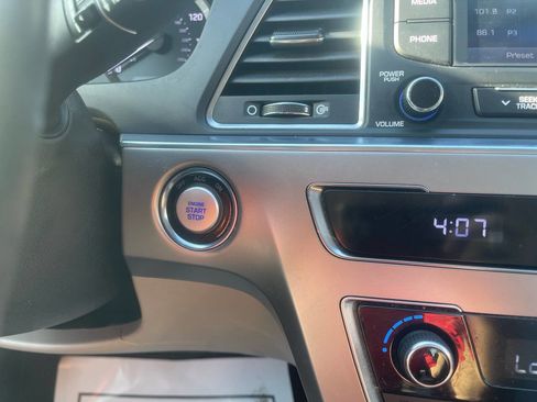 Used 2016 Hyundai Sonata Limited image 21