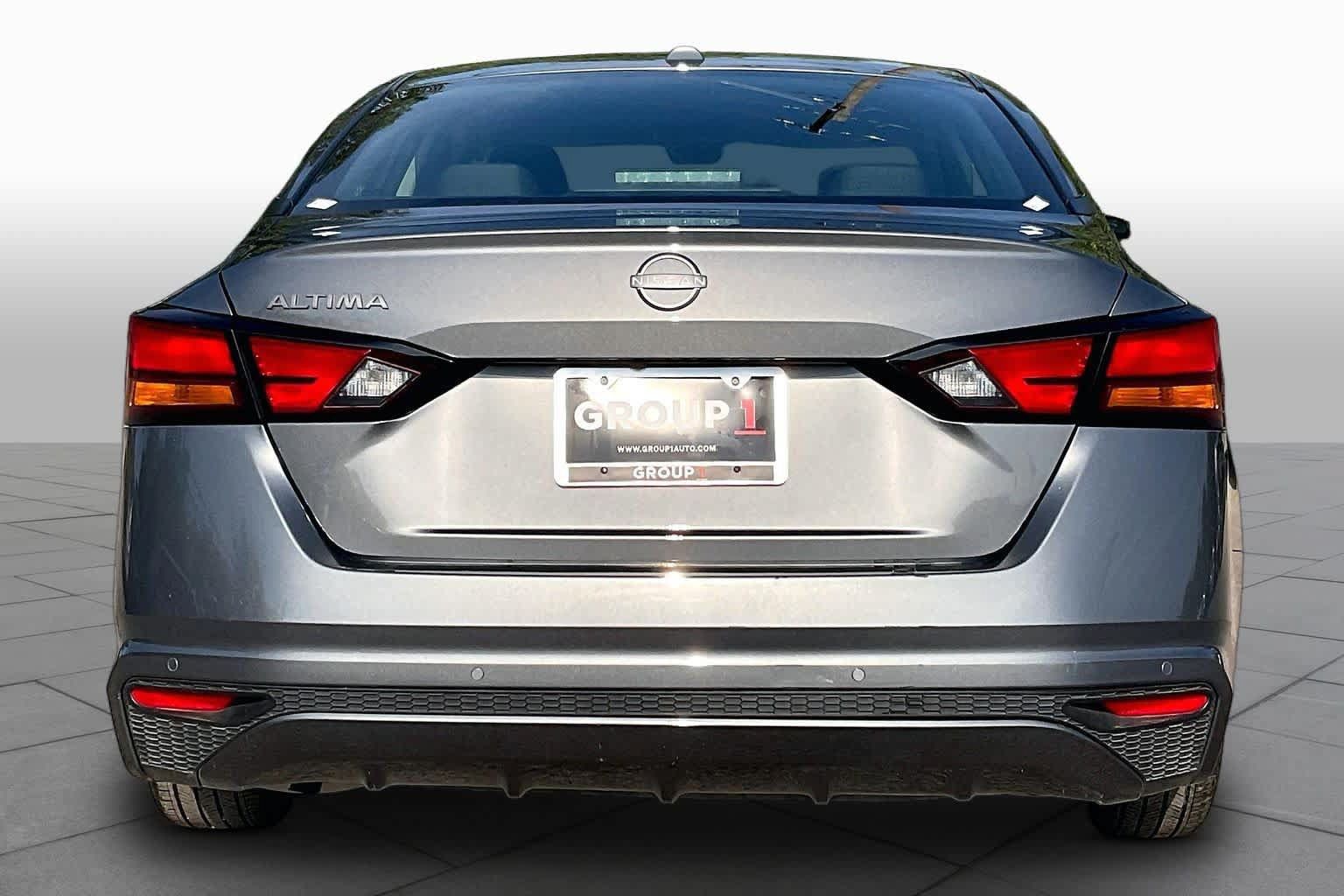Used 2025 Nissan Altima 2.5 SV FWD image 5