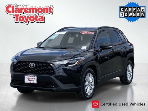 Certified 2025 Toyota Corolla Cross LE image 1