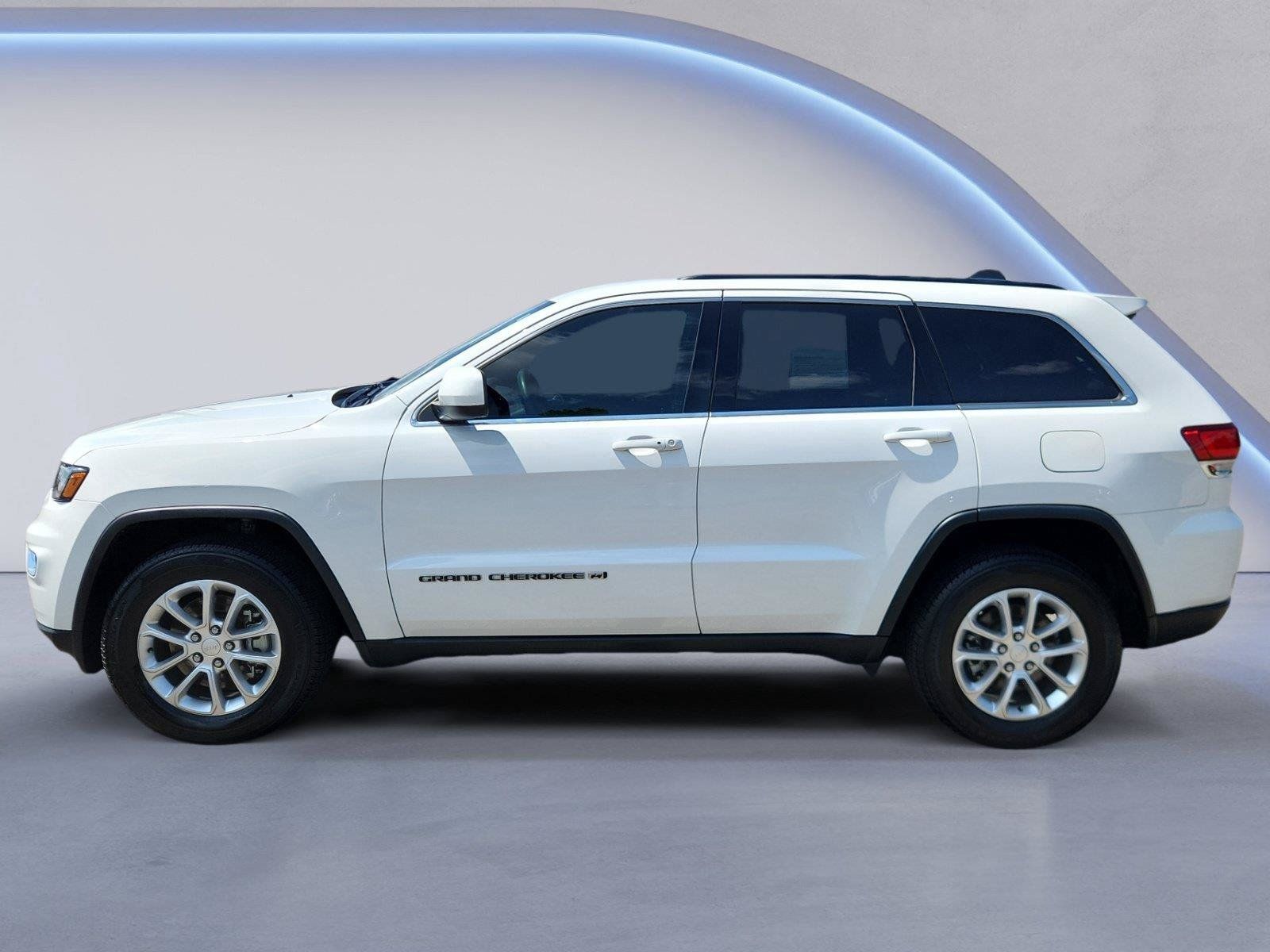 Used 2022 Jeep Grand Cherokee Laredo X AWD/4WD image 6