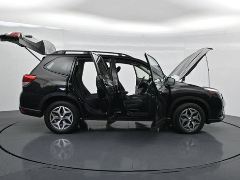 Used 2024 Subaru Forester Premium AWD/4WD image 40