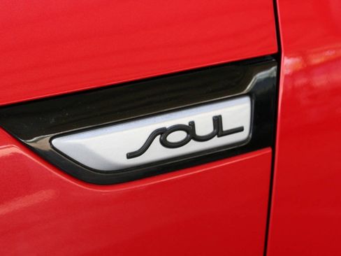 Used 2016 Kia Soul + FWD image 27