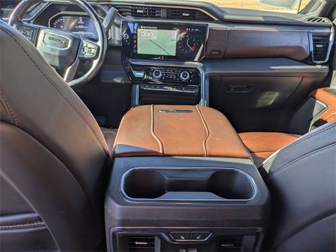 Certified 2024 GMC Sierra 2500 Denali Ultimate image 31