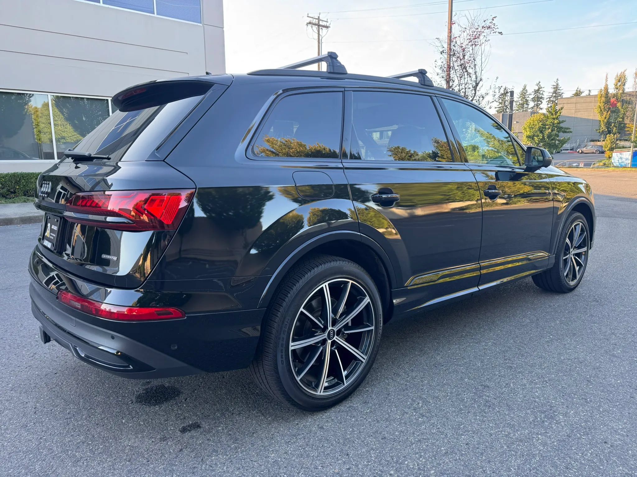 Used 2022 Audi Q7 3.0T Premium Plus w/ Premium Plus Package AWD/4WD image 11