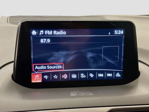 Used 2018 MAZDA MAZDA3 Touring FWD image 21