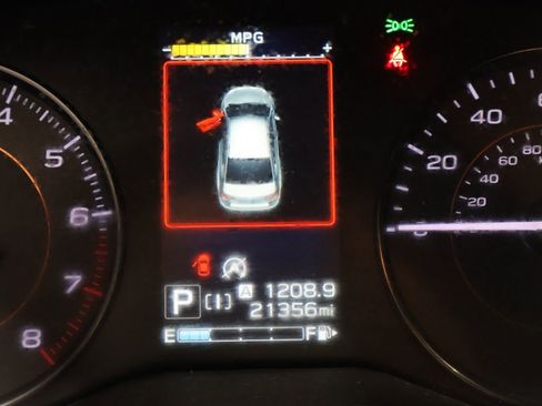 Used 2023 Subaru Crosstrek 2.0i Premium image 40