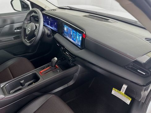 New 2026 Nissan Kicks SR w/ SR Premium Package FWD image 36